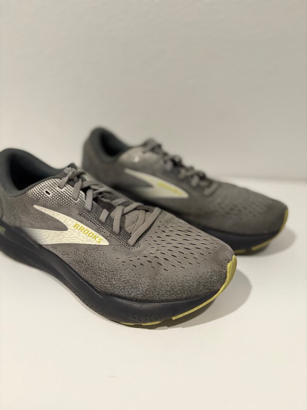 Brooks Men's Gray Ghost 16 Running Shoes Size US 9.5